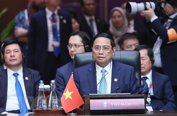 Thủ tướng phát biểu tại các Hội nghị Cấp cao ASEAN-Ấn Độ, ASEAN-Đông Á - Ảnh 4.