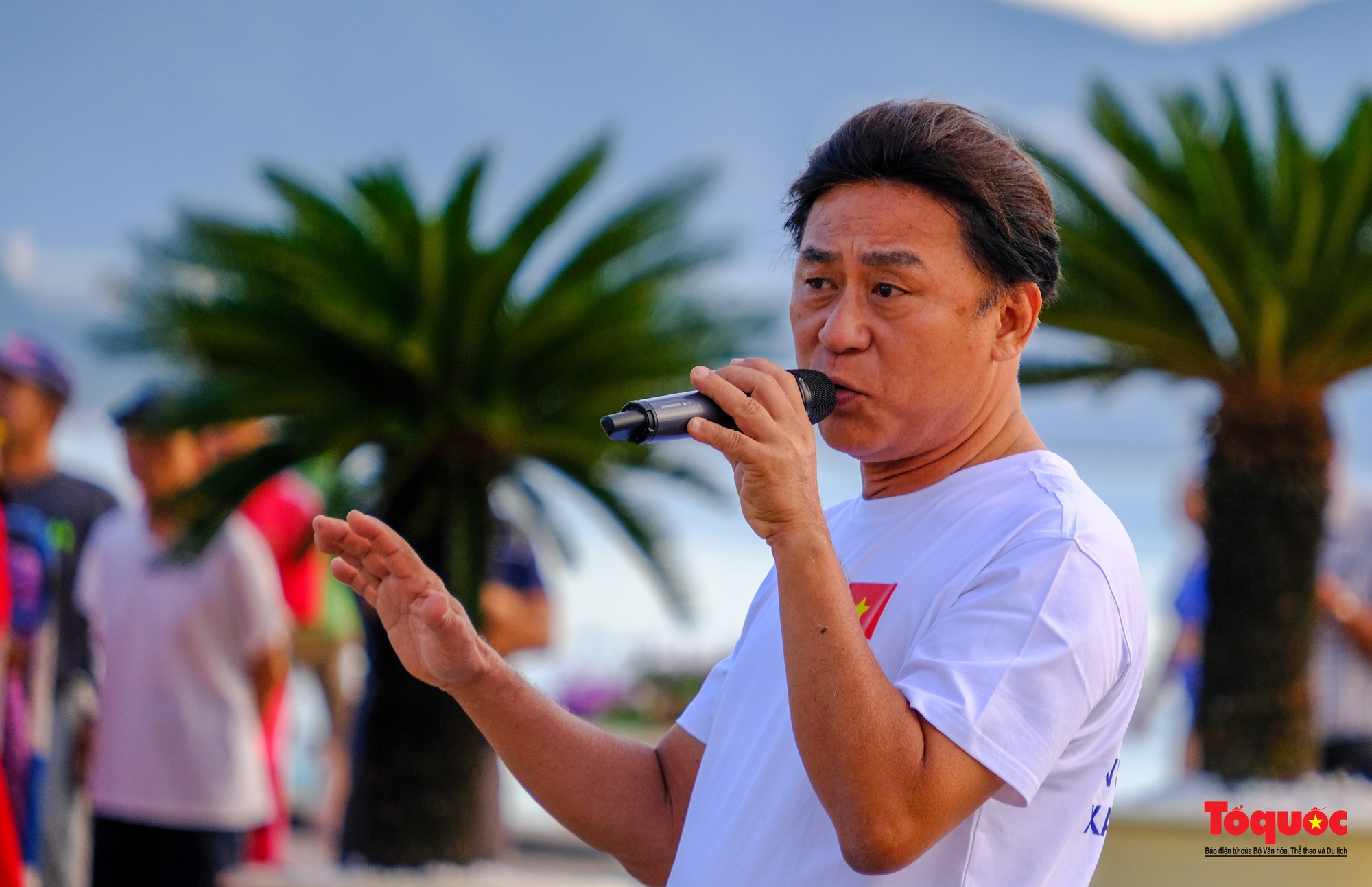 Nha Trang: Hàng trăm nghệ sĩ tham gia lễ chào cờ và đạp xe vì môi trường tại quảng trường 2/4 - Ảnh 7.