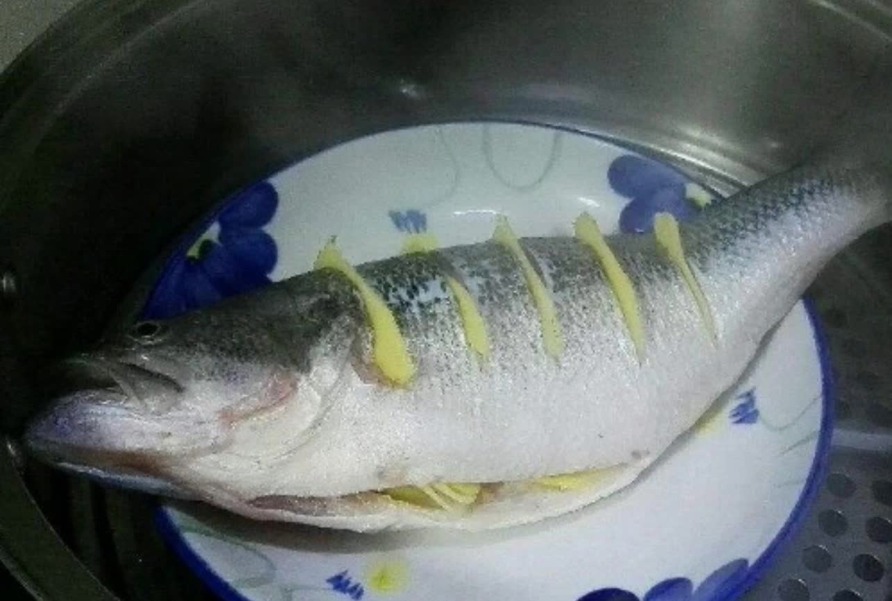 Có 6 sai lầm bạn không nên mắc phải khi hấp cá, nếu không sẽ rất tanh và khó ăn - Ảnh 3.