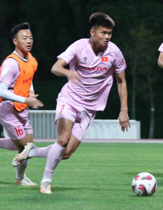 Profile 26 cầu thủ ĐT Việt Nam tham dự Asian Cup: Cầu thủ cao 1m92 là ai? - Ảnh 24.