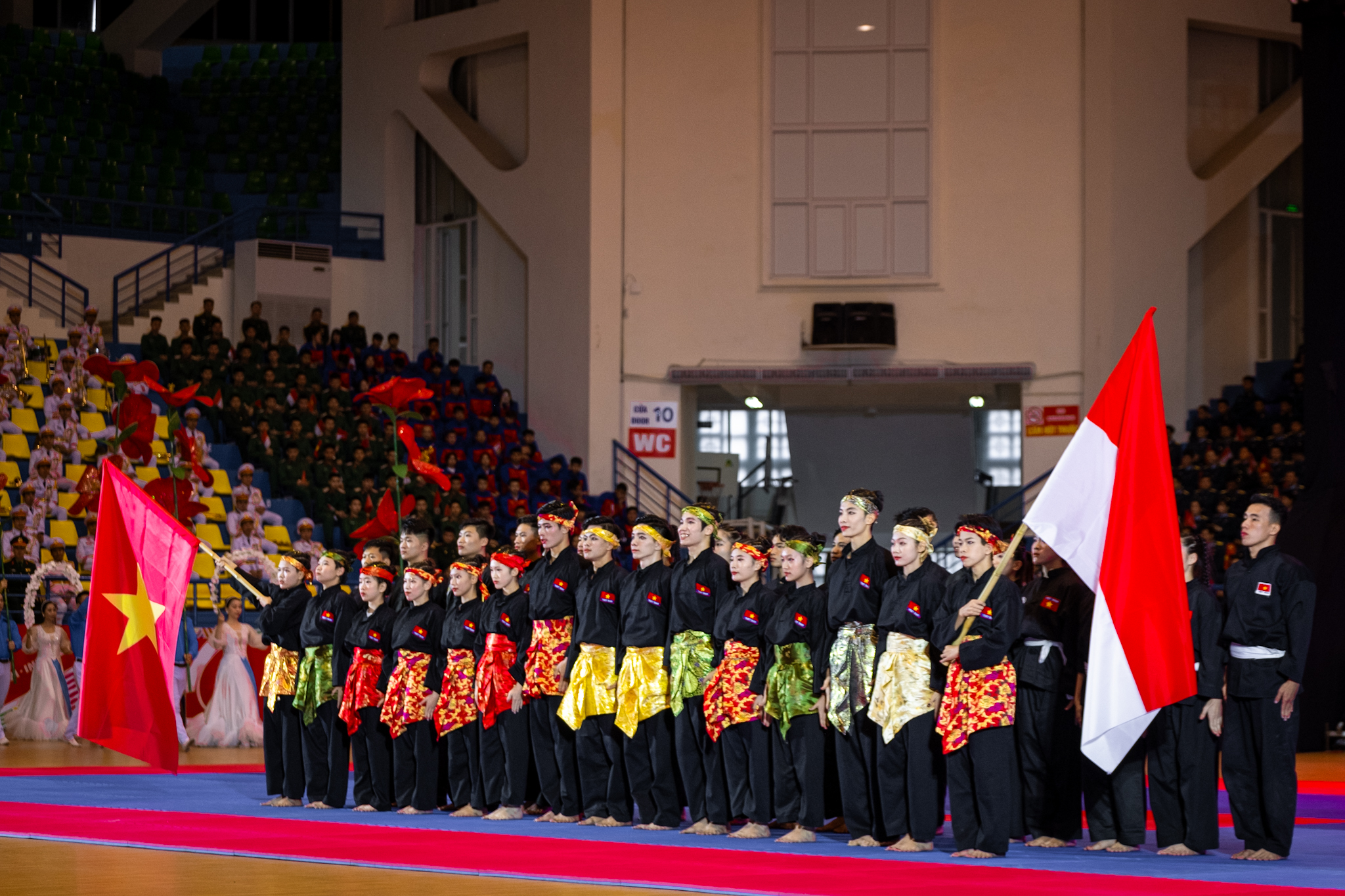 Chủ tịch nước Võ Văn Thưởng và Tổng thống Indonesia tham dự buổi biểu diễn võ thuật - Ảnh 6.