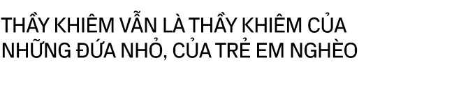 Thầy Hiệu trưởng già hơn 30 năm làm MC đám cưới để có tiền cho học trò nghèo: - Ảnh 18.