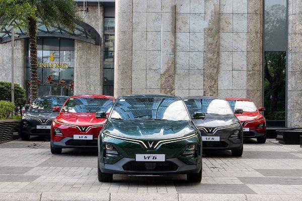 Vượt qua hàng loạt đối thủ xe xăng phân khúc B-SUV, VF 6 chiến thắng thuyết phục tại Car Awards 2023 - Ảnh 1.