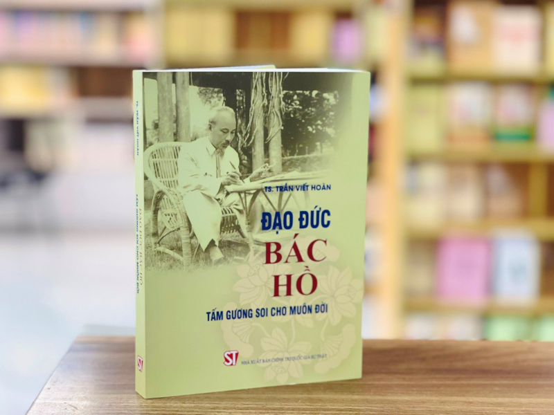 Ra mắt 2 cuốn sách về tư tưởng, đạo đức, phong cách Hồ Chí Minh - Ảnh 1.