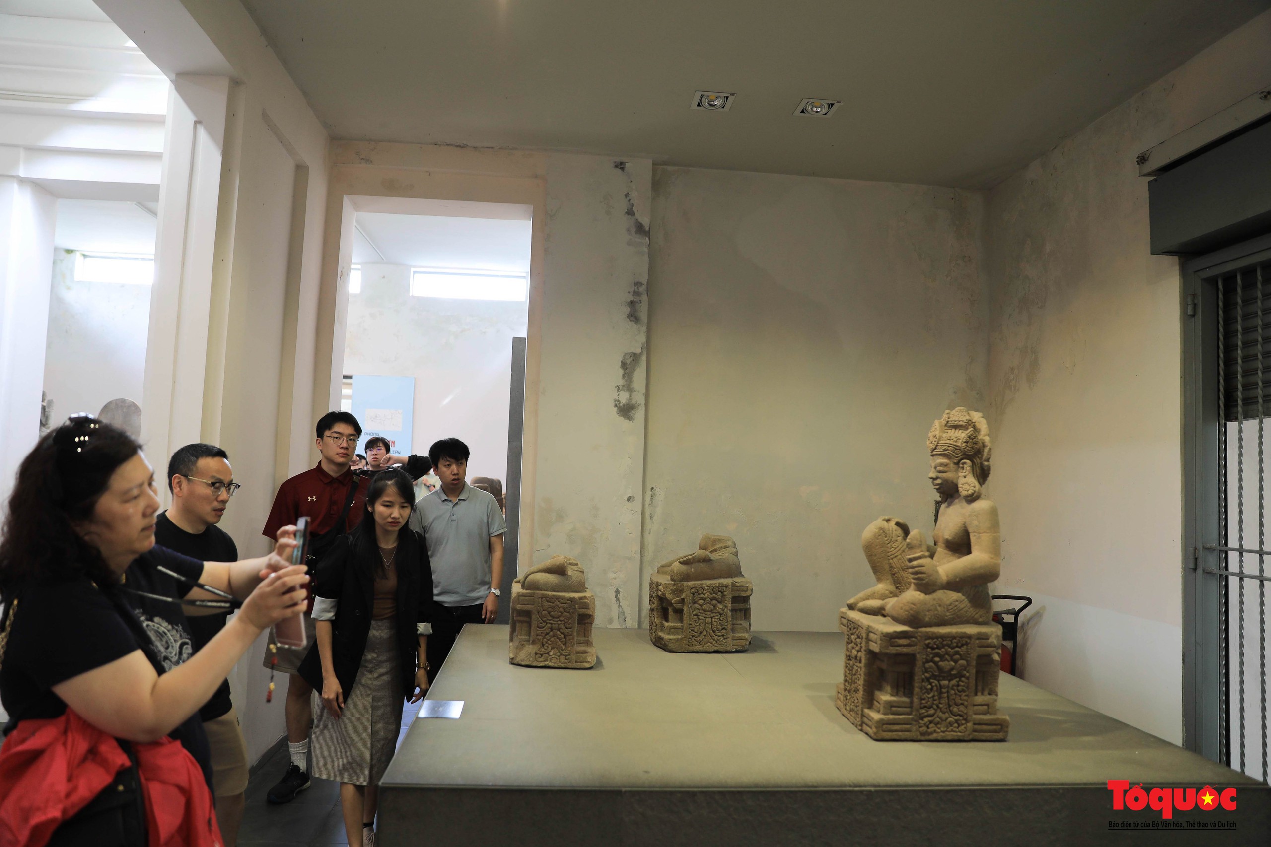 Bảo tàng điêu khắc Chăm Đà Nẵng xuống cấp nghiêm trọng - Ảnh 14.