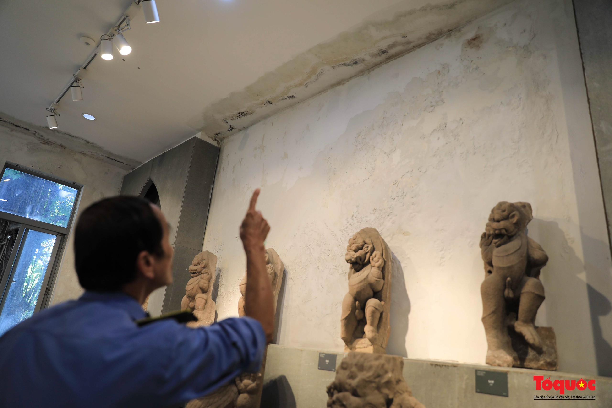 Bảo tàng điêu khắc Chăm Đà Nẵng xuống cấp nghiêm trọng - Ảnh 7.