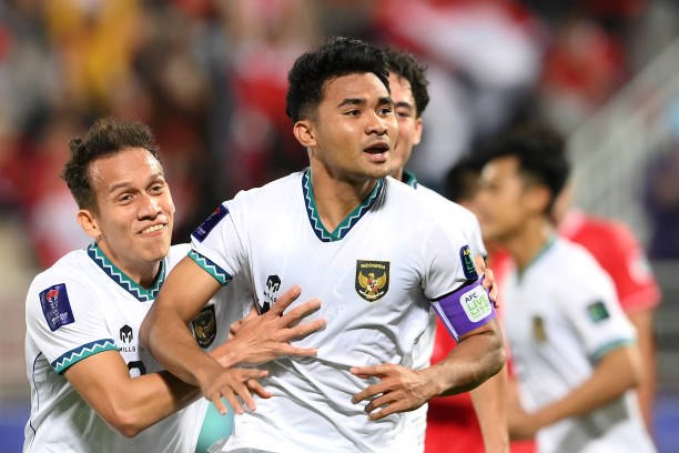 Tuấn Anh ghé tai mách nước cho Nguyễn Filip, nhưng vẫn phải ngậm nùi nhìn đối thủ có bàn thắng nhờ penalty - Ảnh 7.