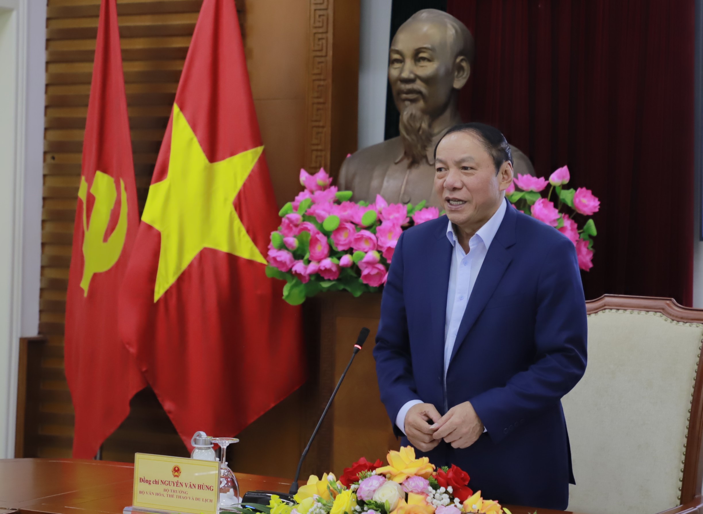 Bộ trưởng Nguyễn Văn Hùng: Làm lãnh đạo là trách nhiệm nặng nề nên phải nghĩ trước, làm nhiều hơn - Ảnh 5.