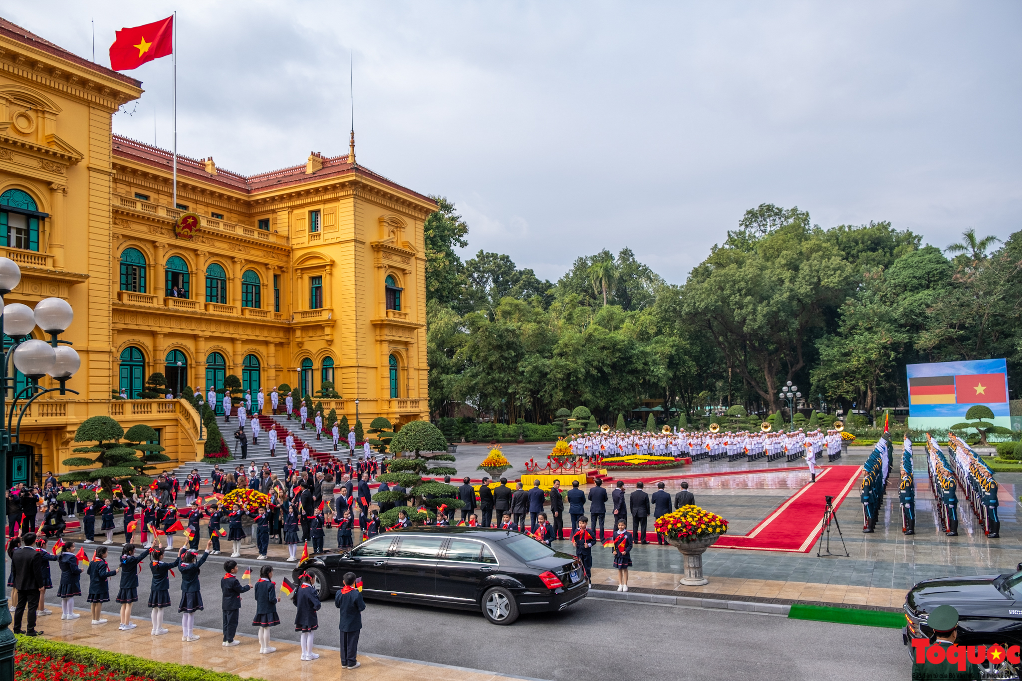 Chủ tịch nước Võ Văn Thưởng chủ trì lễ đón chính thức tổng thống Đức - Ảnh 1.