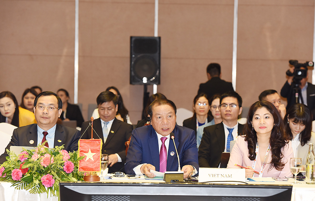 Bộ trưởng Nguyễn Văn Hùng dự Hội nghị Bộ trưởng Du lịch ASEAN lần thứ 27 - Ảnh 1.
