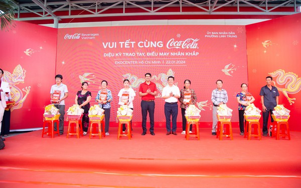 Coca-Cola Việt Nam mang Tết diệu kỳ đến hàng nghìn hoàn cảnh khó khăn - Ảnh 1.