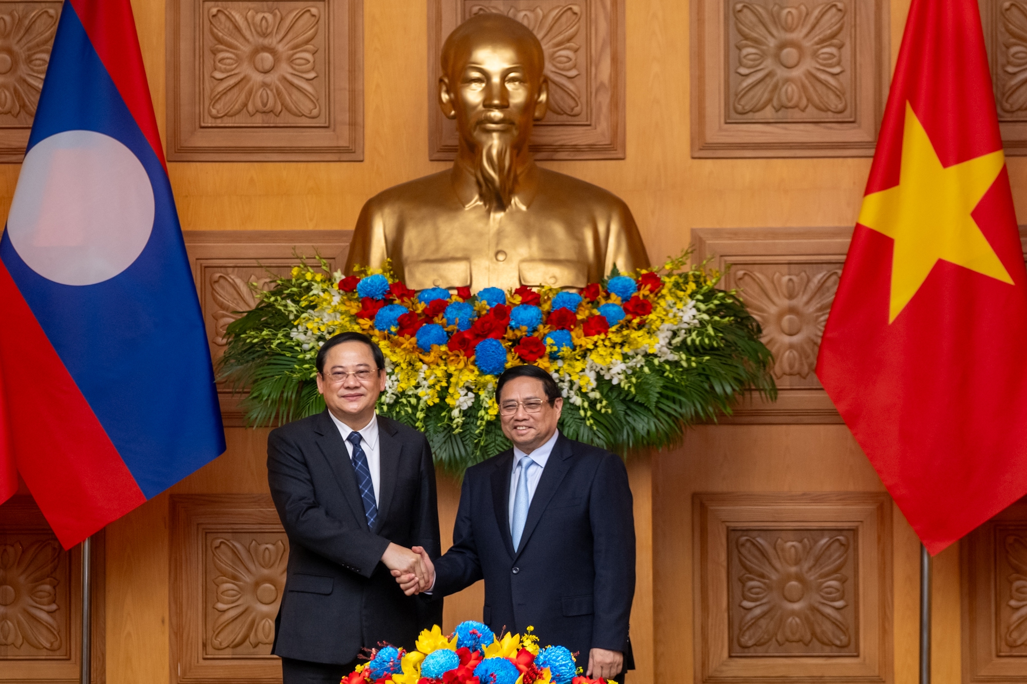 Thủ tướng Phạm Minh Chính chủ trì lễ đón trong chuyến thăm Việt Nam của Thủ tướng Lào. - Ảnh 6.