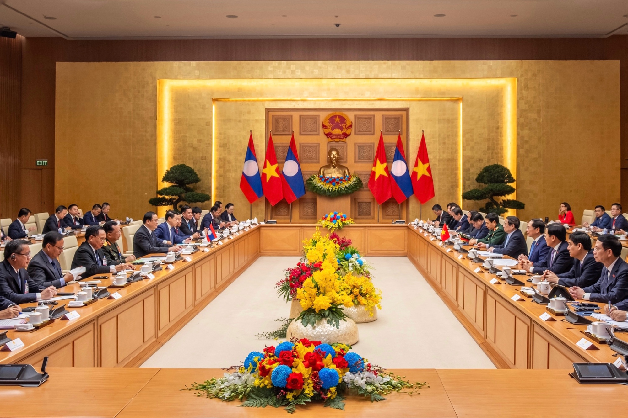 Thủ tướng Phạm Minh Chính chủ trì lễ đón trong chuyến thăm Việt Nam của Thủ tướng Lào. - Ảnh 5.