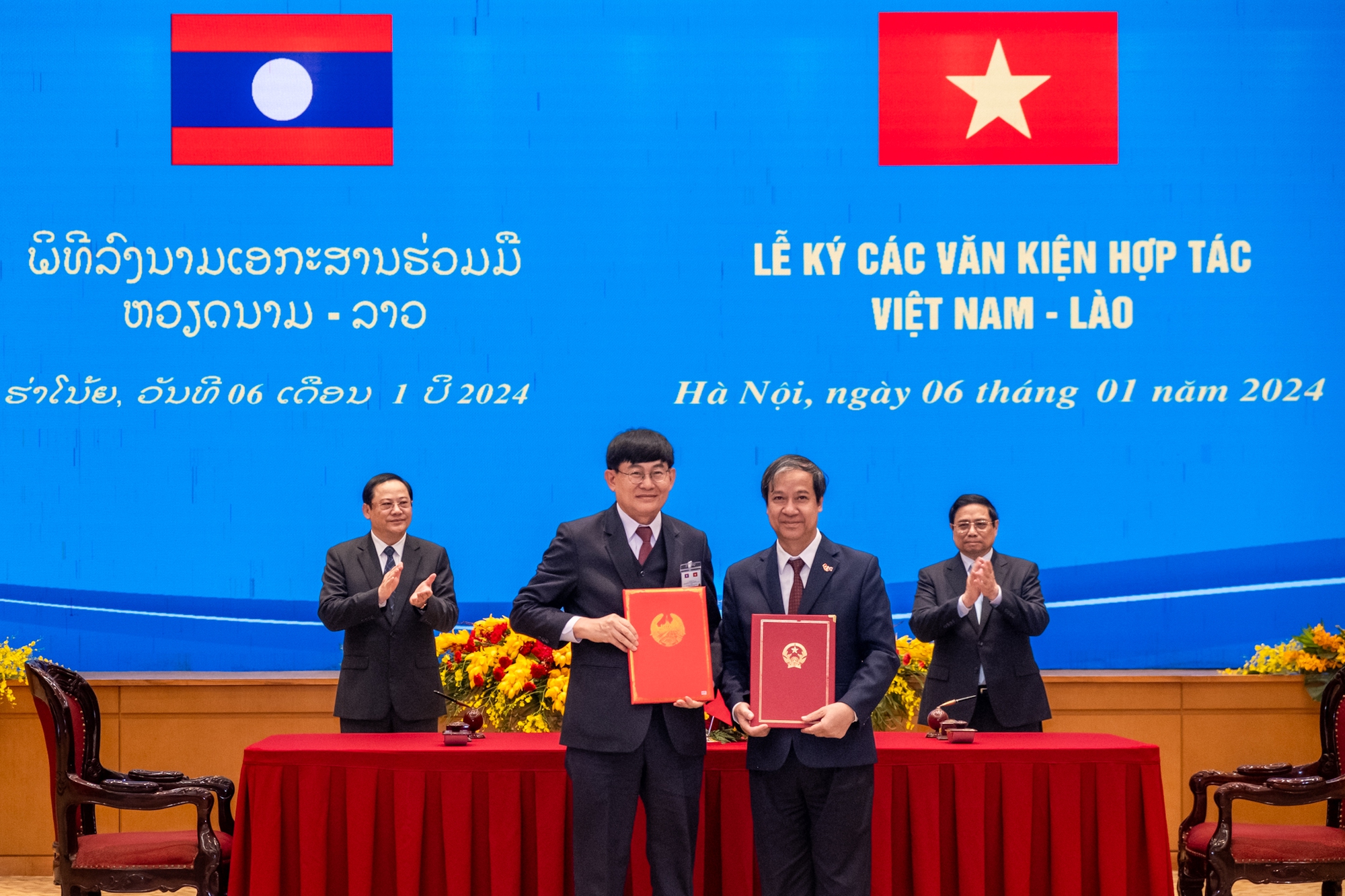 Thủ tướng Phạm Minh Chính chủ trì lễ đón trong chuyến thăm Việt Nam của Thủ tướng Lào. - Ảnh 13.