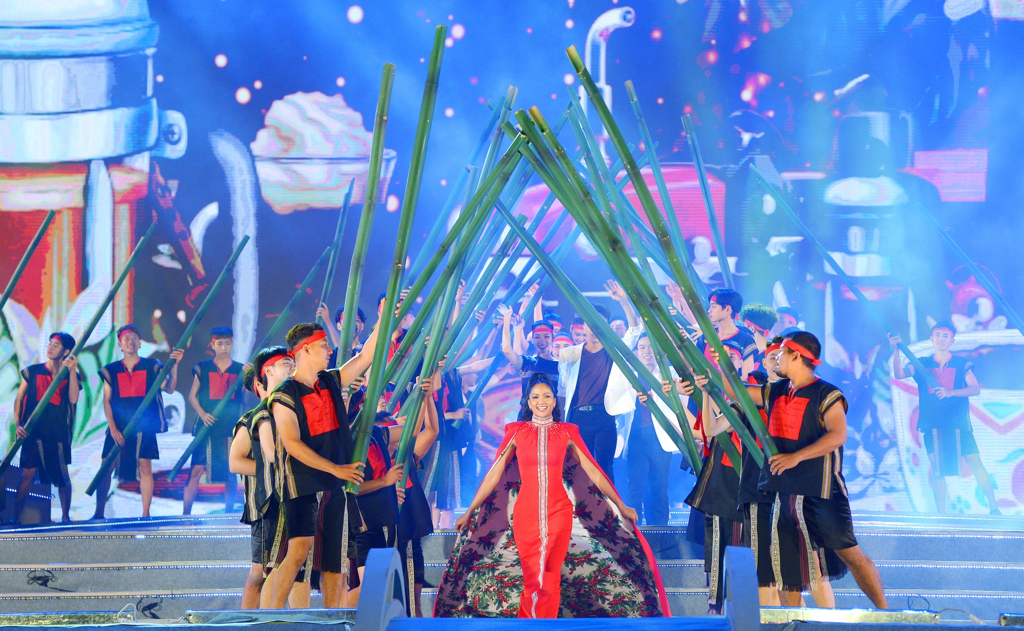 จังหวัดดักลักส่งเสริมการพัฒนาอุตสาหกรรมวัฒนธรรม - ภาพที่ 1 Đắk Lắk thúc đẩy phát triển các ngành công nghiệp văn hóa - Ảnh 1.