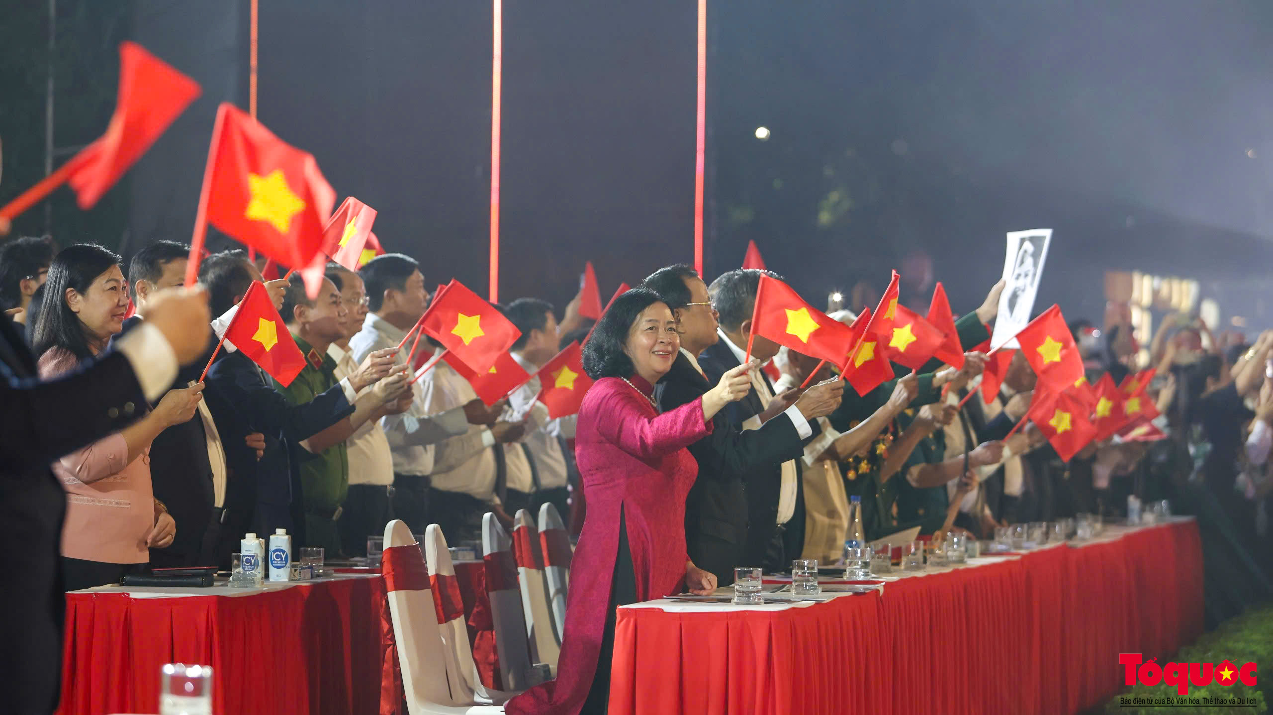 Xúc động, tự hào với chương trình “Hà Nội - Bản hùng ca phố” - Ảnh 5.