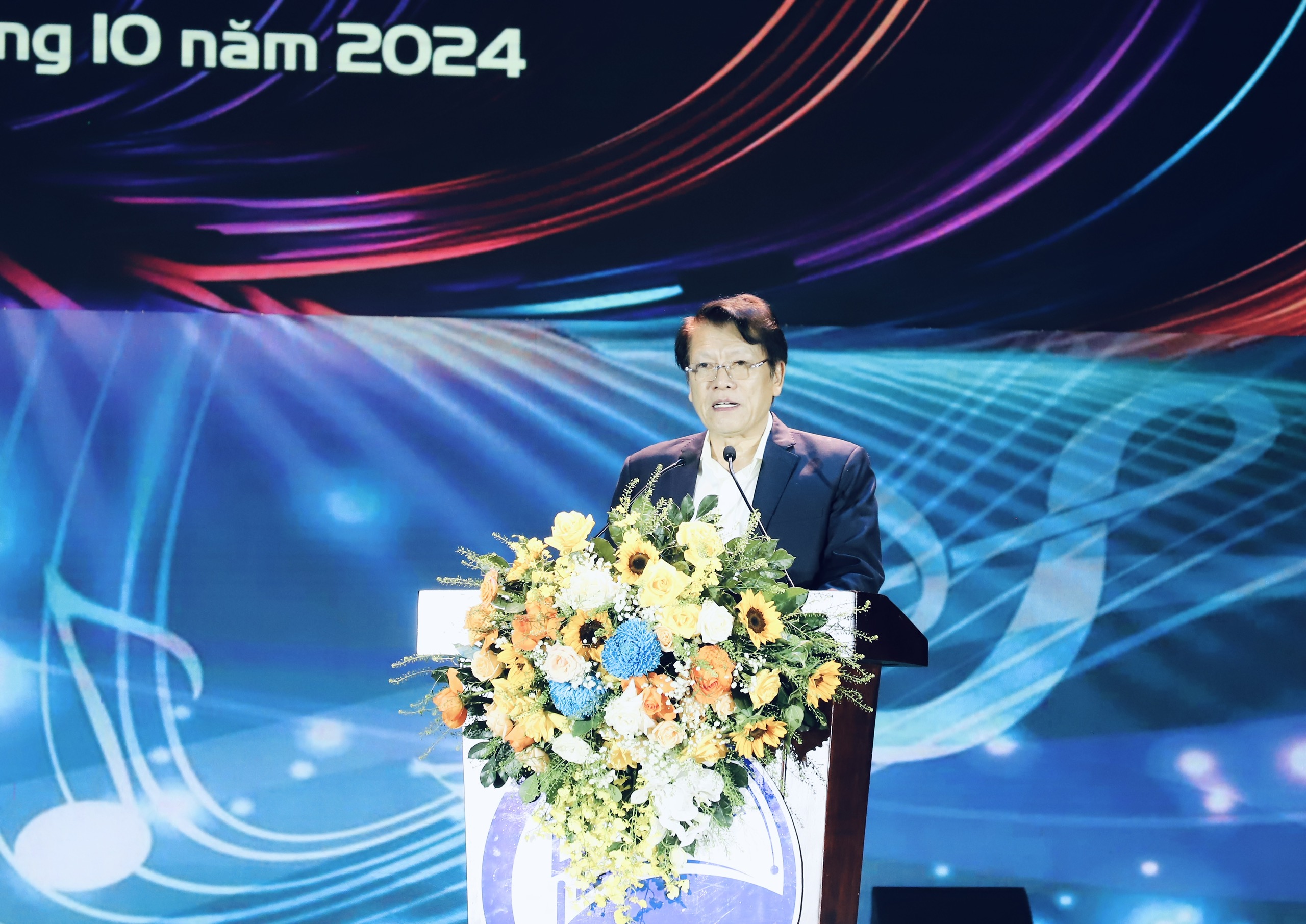 ពិធីបិទ និងប្រគល់រង្វាន់មហោស្រពតន្ត្រី និងរបាំជាតិ ឆ្នាំ២០២៤ - រូបថត ៣. Bế mạc và trao giải Liên hoan Ca Múa Nhạc toàn quốc năm 2024 - Ảnh 3.