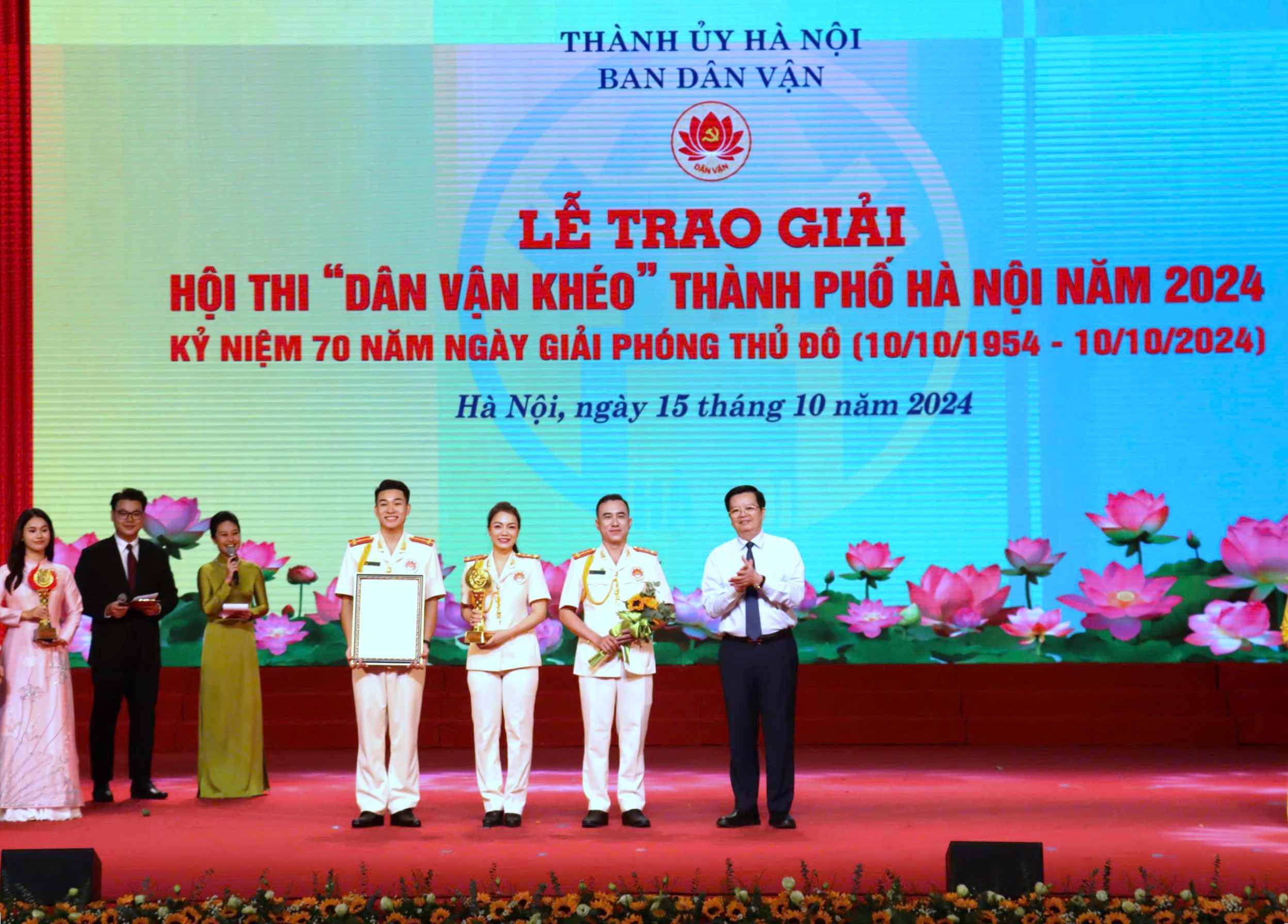 Hanoi: Starker Einfluss von Modellen der „geschickten Massenmobilisierung“ – Foto 2. Hà Nội: Sức lan tỏa mạnh mẽ từ những mô hình “dân vận khéo”  - Ảnh 2.
