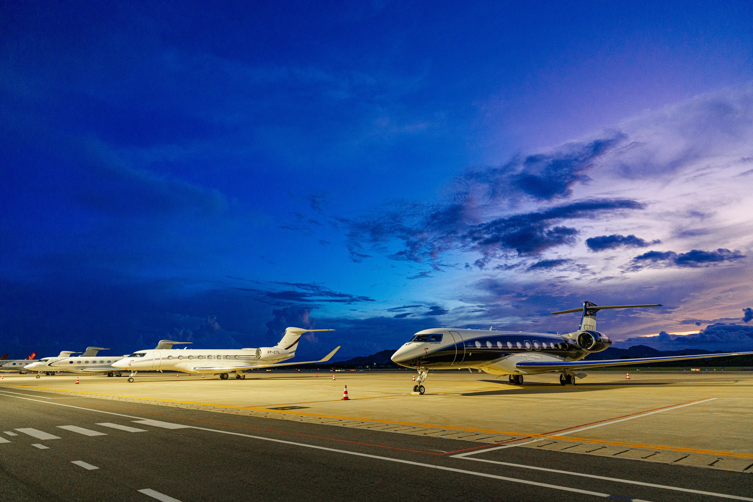 Loạt tàu bay siêu sang Gulfstream đổ bộ sân bay Đà Nẵng - Ảnh 1.