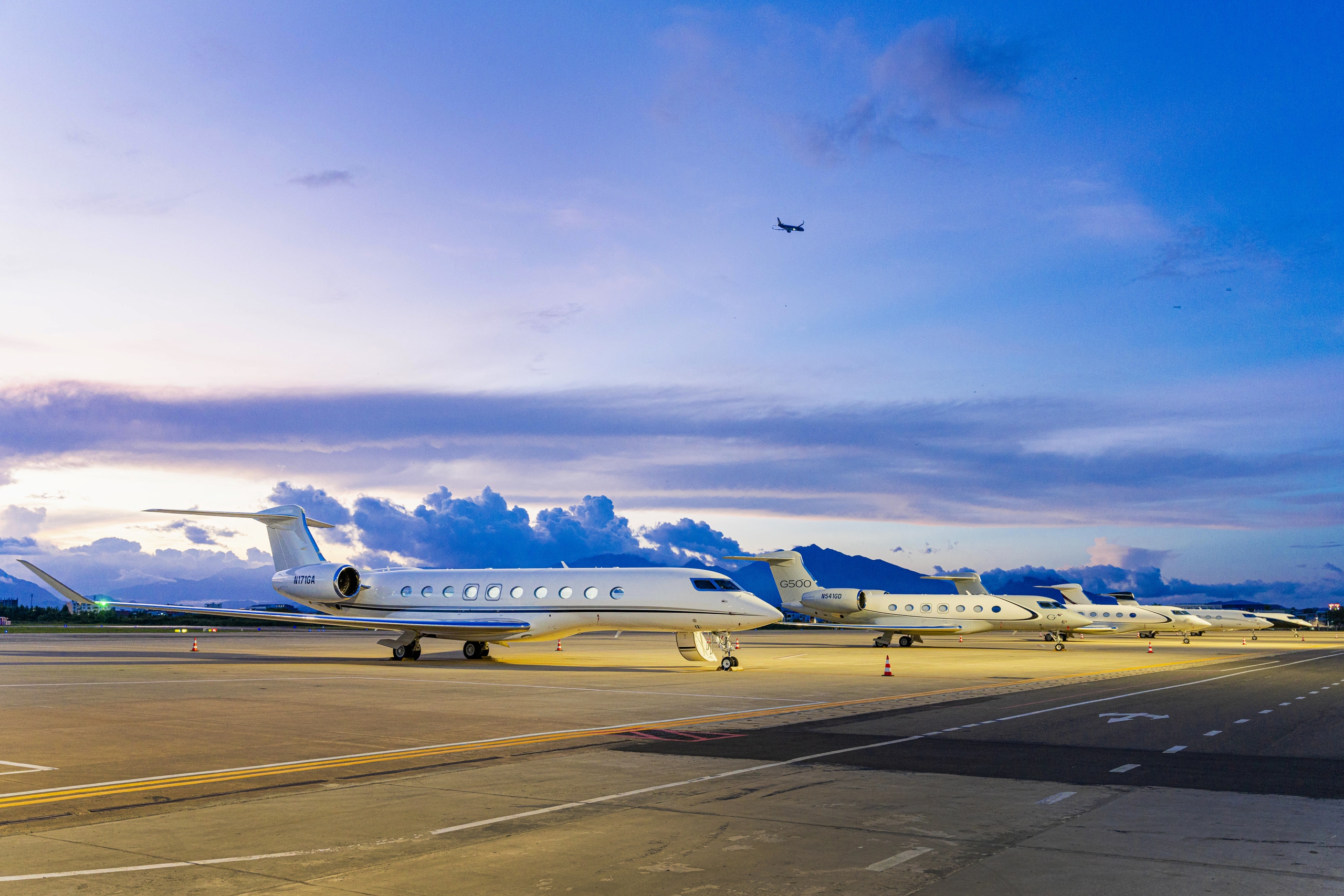 Loạt tàu bay siêu sang Gulfstream đổ bộ sân bay Đà Nẵng - Ảnh 17.