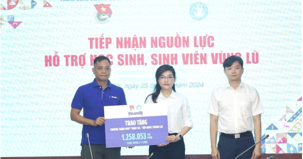 Chương trình "Vượt thiên tai – tiếp bước tương lai" của Vinamilk vượt cam kết 1,2 triệu sản phẩm cho học sinh vùng bão lũ