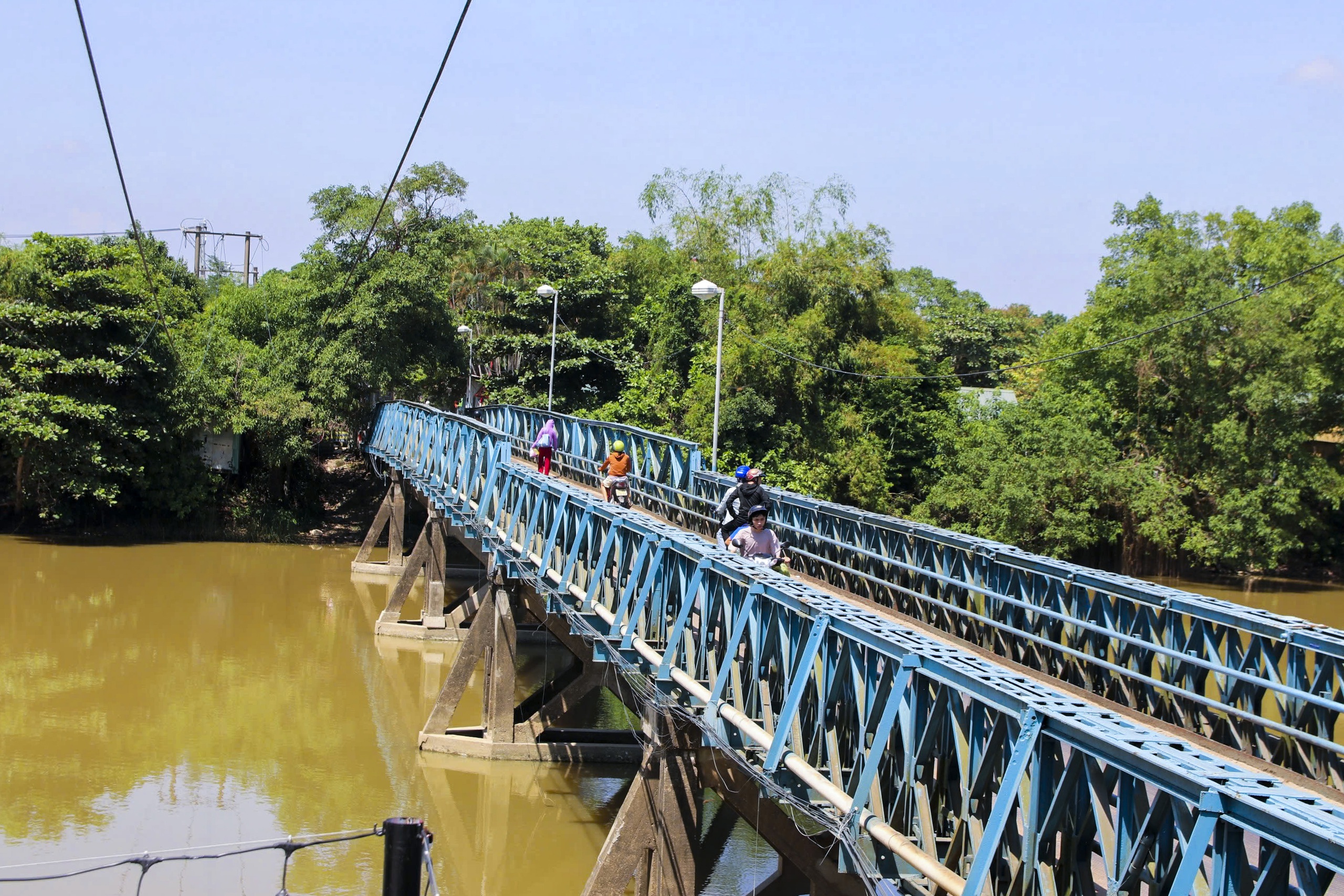 Cầu &quot;độc đạo&quot; bắc qua Cồn Hến xuống cấp nghiêm trọng, người dân tha thiết mong xây cầu mới - Ảnh 2.