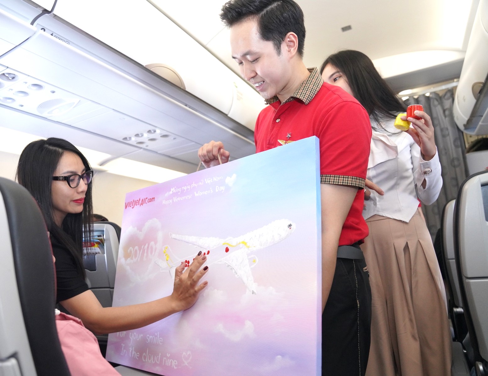 Cùng Vietjet tôn vinh một nửa xinh đẹp của thế giới nhân ngày 20/10 - Ảnh 4.