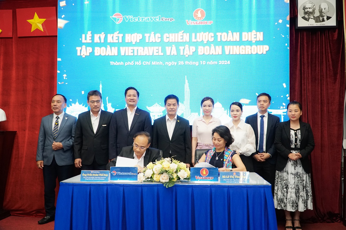Vingroup dan Vietravel bekerja sama untuk mempromosikan pariwisata hijau - perjalanan hijau - Foto 1. Vingroup và Vietravel hợp tác thúc đẩy du lịch xanh - di chuyển xanh - Ảnh 1.