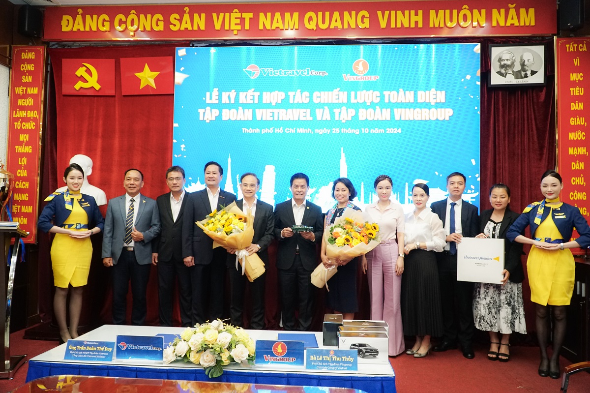 Vingroup dan Vietravel bekerja sama untuk mempromosikan pariwisata hijau - perjalanan hijau - Foto 2. Vingroup và Vietravel hợp tác thúc đẩy du lịch xanh - di chuyển xanh - Ảnh 2.