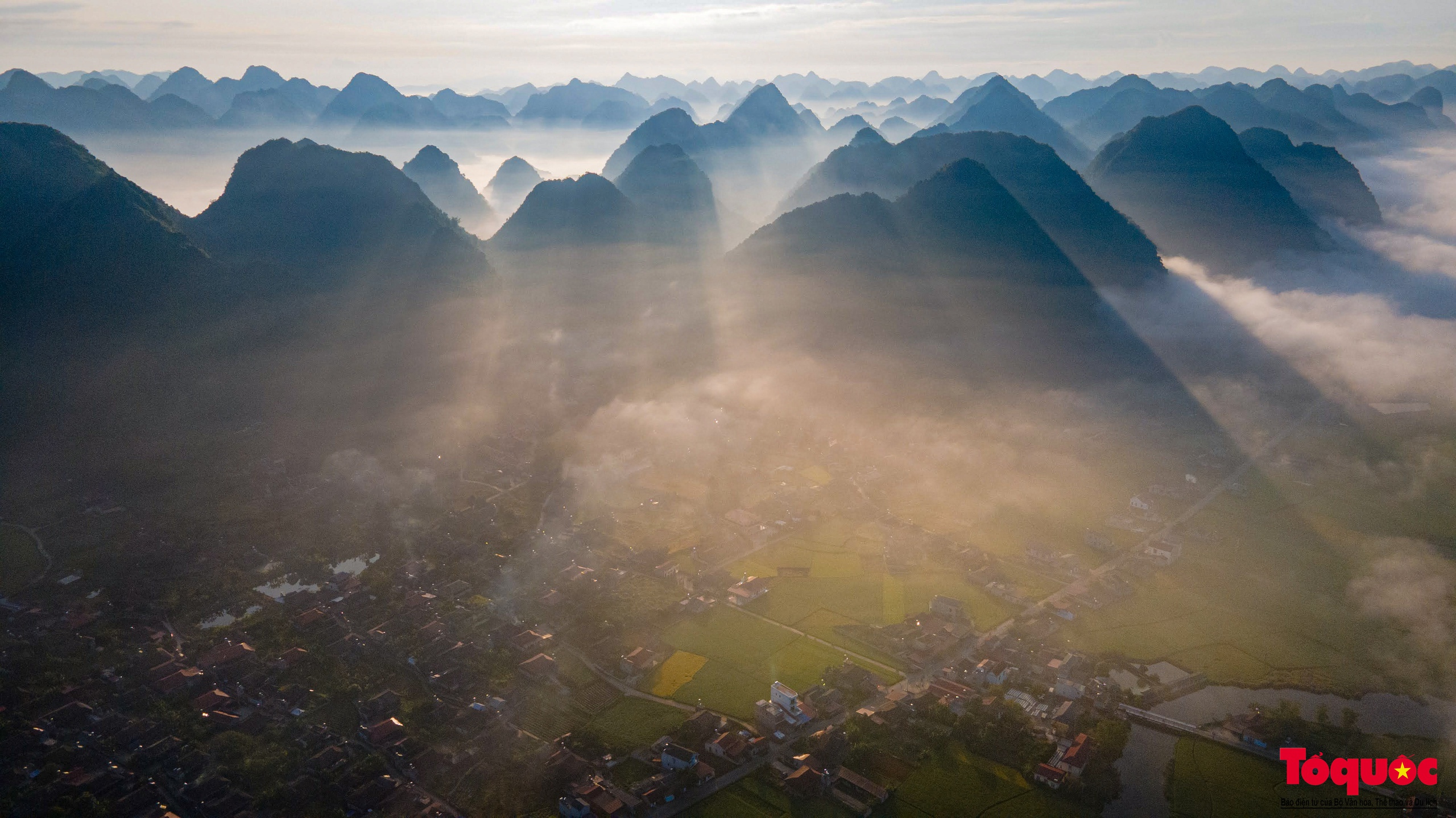 Khám phá ngôi làng cổ hàng trăm năm tại &quot;thung lũng mây&quot; Bắc Sơn - Ảnh 1.