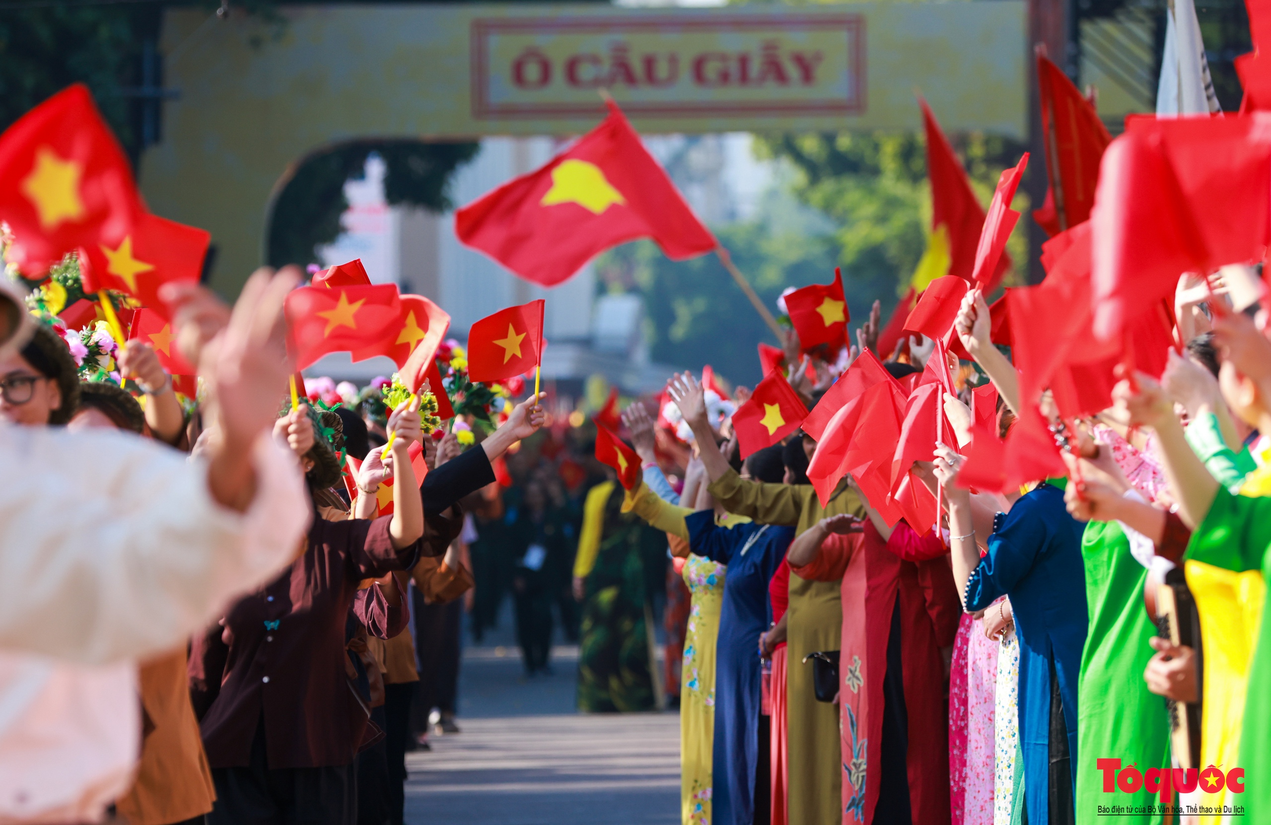 Hùng tráng “Ngày hội Văn hóa vì hòa bình” chào mừng kỷ niệm 70 năm Ngày Giải phóng Thủ đô - Ảnh 6.