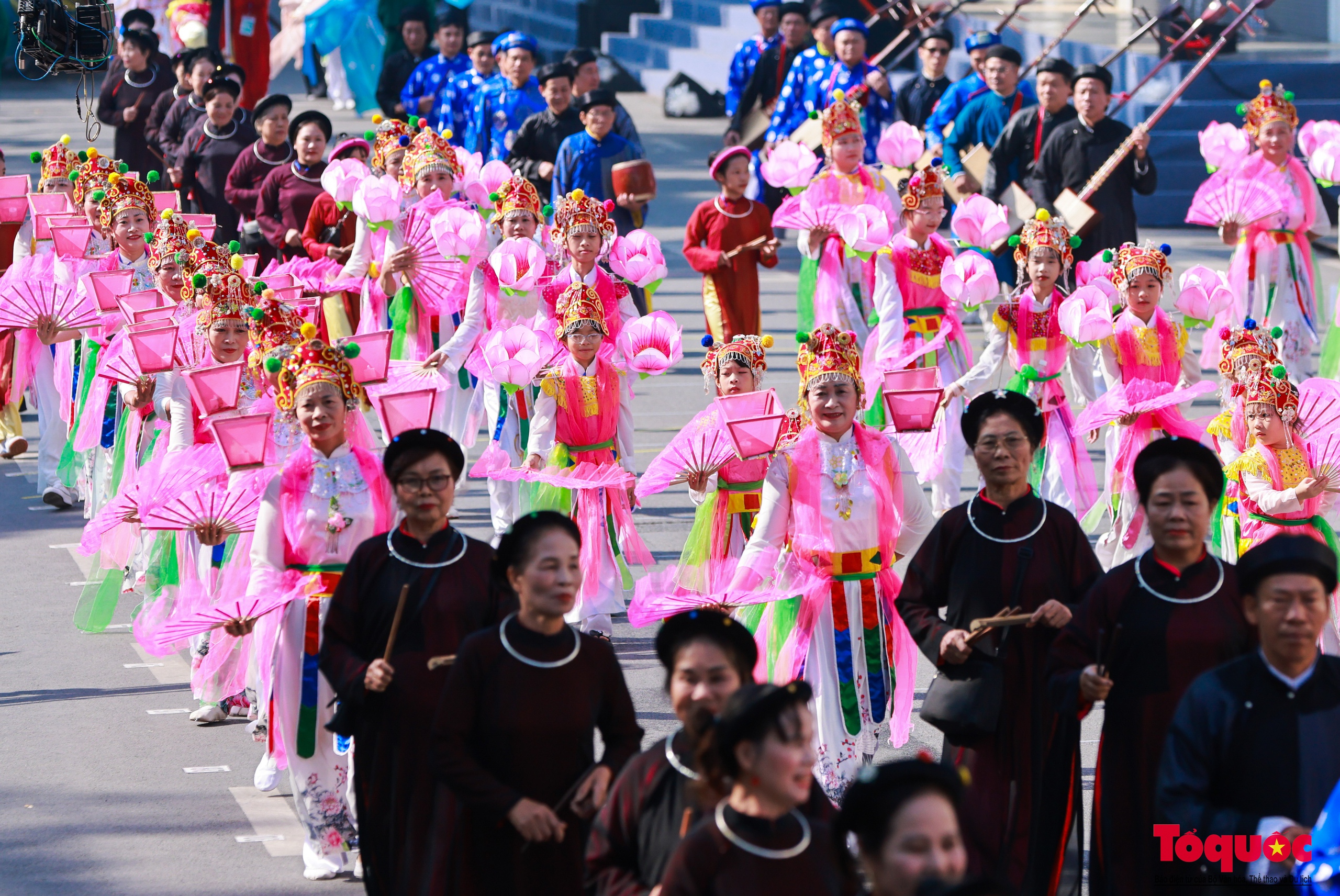 Hùng tráng “Ngày hội Văn hóa vì hòa bình” chào mừng kỷ niệm 70 năm Ngày Giải phóng Thủ đô - Ảnh 13.