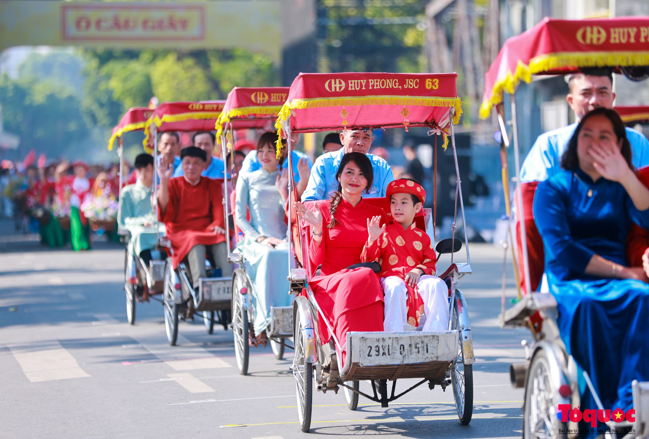 Hùng tráng “Ngày hội Văn hóa vì hòa bình” chào mừng kỷ niệm 70 năm Ngày Giải phóng Thủ đô - Ảnh 17.