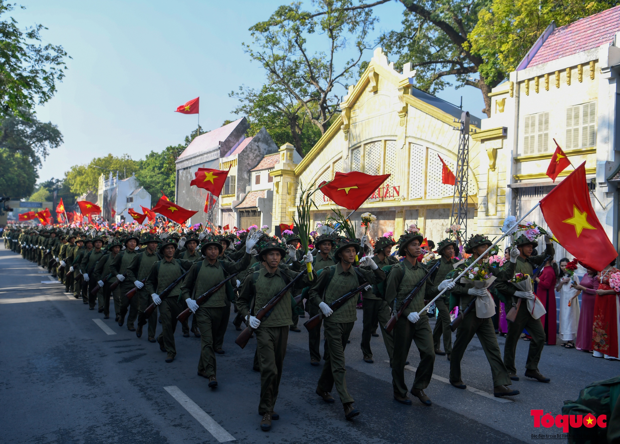 Hùng tráng “Ngày hội Văn hóa vì hòa bình” chào mừng kỷ niệm 70 năm Ngày Giải phóng Thủ đô - Ảnh 7.