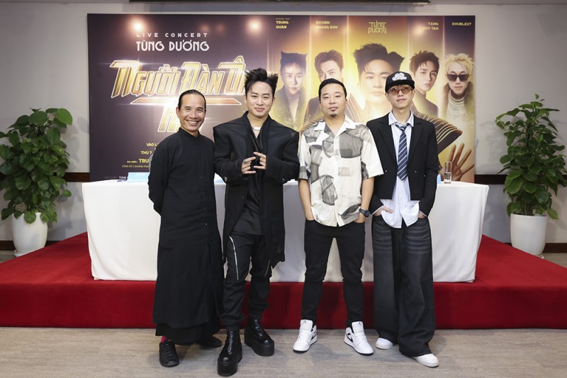 Zpěvák Tung Duong - Muž, který změnil svůj zpěv, aby byl blíž mladým lidem - Foto 5. Ca sĩ Tùng Dương- Người đàn ông hát thay đổi để gần gũi giới trẻ - Ảnh 5.