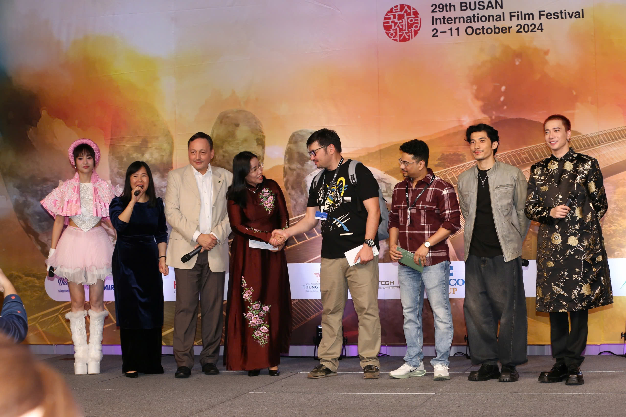 Werbung für Drehorte in Vietnam beim Busan International Film Festival, Korea – Foto 5. Quảng bá bối cảnh quay phim ở Việt Nam tại Liên hoan Phim Quốc tế Busan, Hàn Quốc - Ảnh 5.