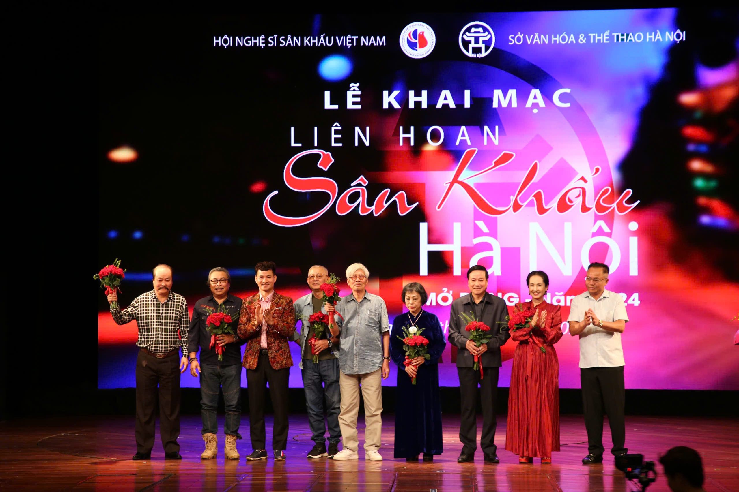 Otwarcie Festiwalu Teatru Otwartego w Hanoi 2024 – zdjęcie 1. Khai mạc Liên hoan Sân khấu Hà Nội mở rộng năm 2024 - Ảnh 1.