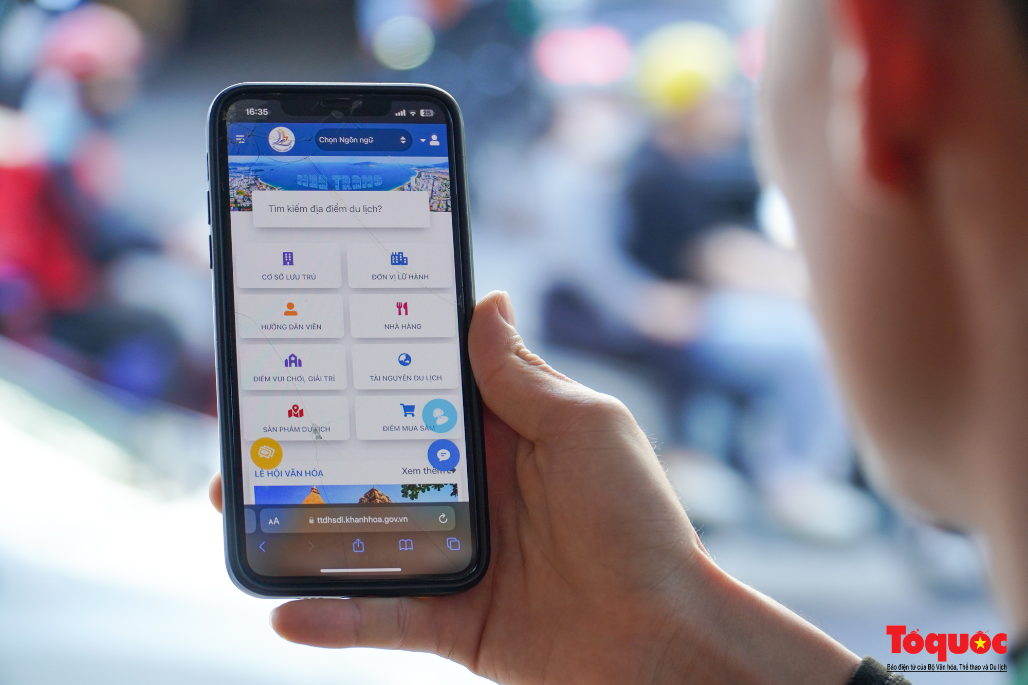 ແຂວງແຄ໋ງຮ່ວາ ເປີດສູນຊ່ວຍເຫຼືອດ້ານຂໍ້ມູນຂ່າວສານທ່ອງທ່ຽວ - ຮູບທີ 2. Khánh Hòa ra mắt Trung tâm điều hành thông tin hỗ trợ khách du lịch - Ảnh 2.