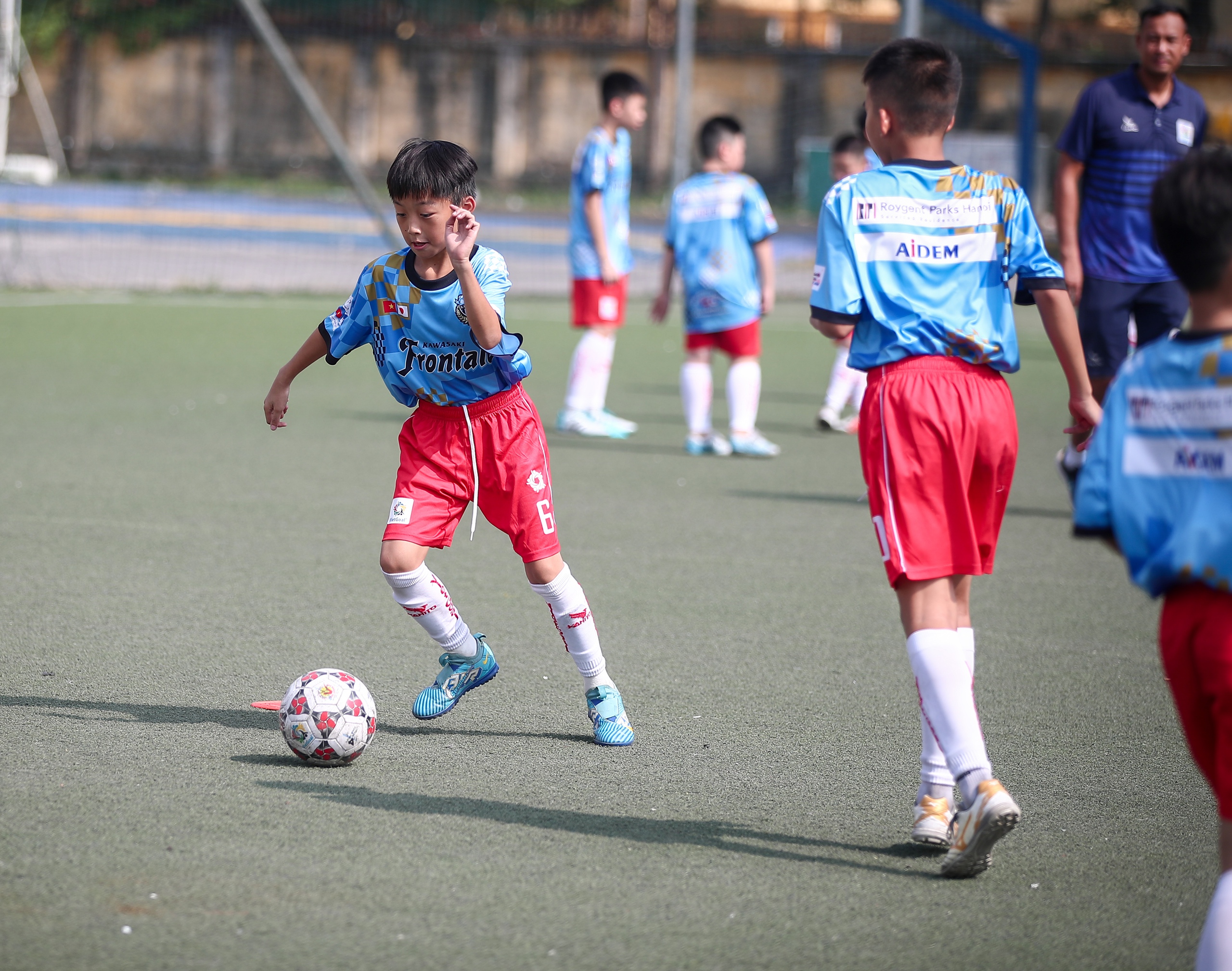 Giao lưu thể thao giữa CLB bóng đá Nhật Bản Kawasaki Frontale với các bạn nhỏ Việt Nam - Ảnh 9.