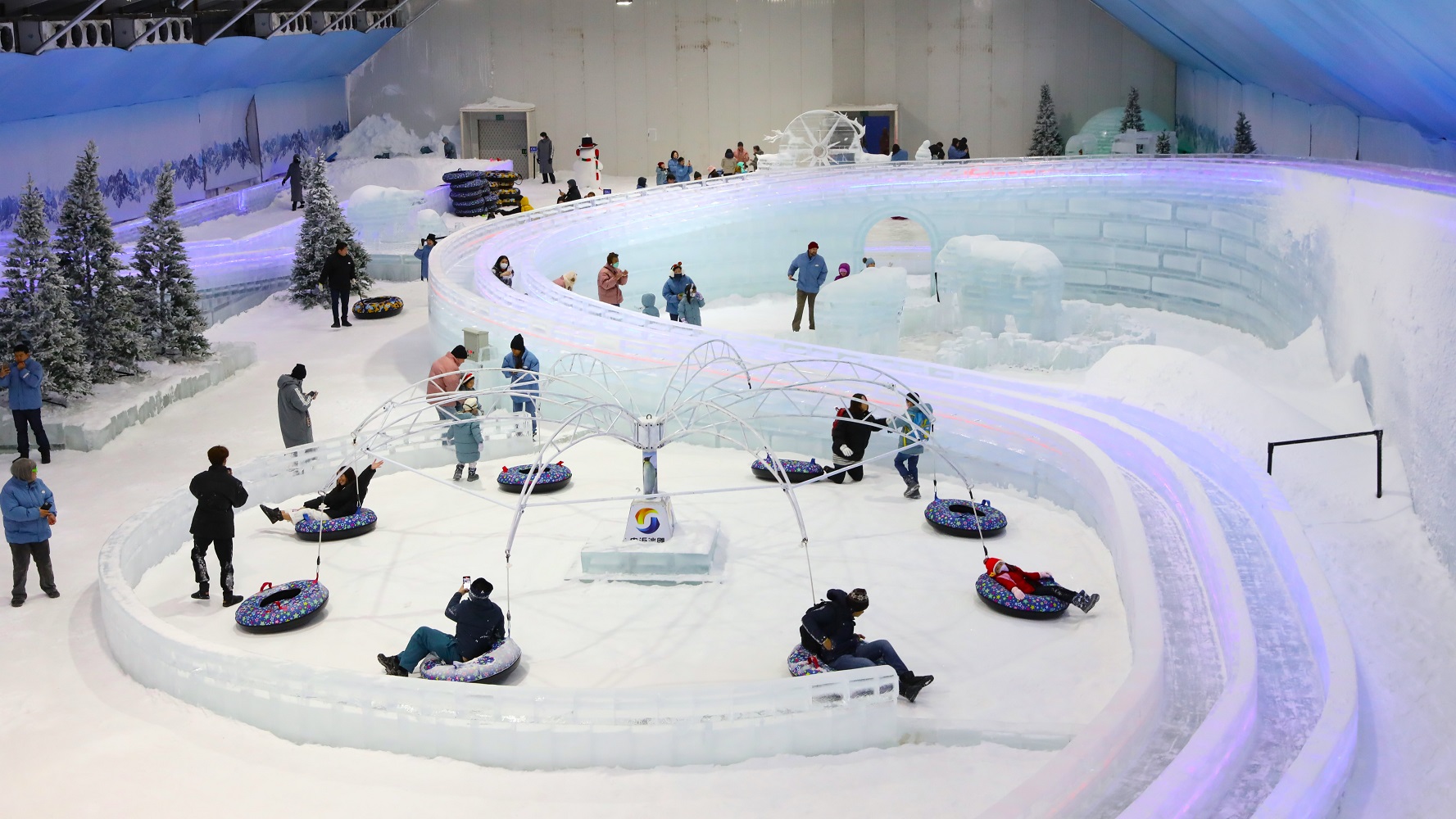 अद्वितीय अनुभवों का एक पूरा सेट केवल 8WONDER विंटर फेस्टिवल में उपलब्ध है - फोटो 1. Trọn bộ trải nghiệm độc lạ chỉ có tại 8WONDER Winter Festival - Ảnh 1.
