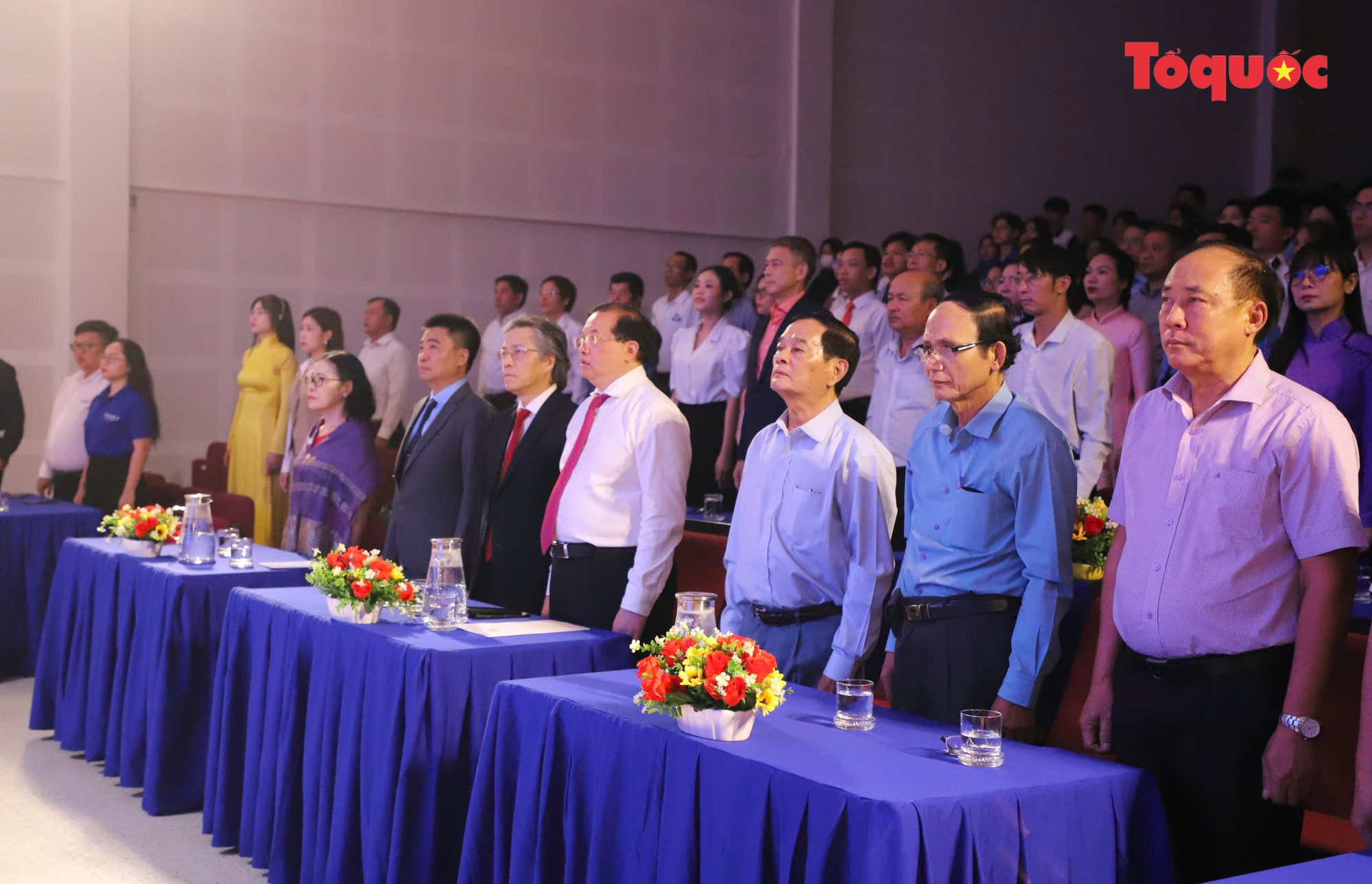 Thứ trưởng Tạ Quang Đông thăm và chúc mừng các cơ sở đào tạo tại TP.HCM nhân Ngày Nhà giáo Việt Nam 20/11  - Ảnh 1. Thứ trưởng Tạ Quang Đông thăm và chúc mừng các cơ sở đào tạo tại TP.HCM nhân Ngày Nhà giáo Việt Nam 20/11  - Ảnh 1.
