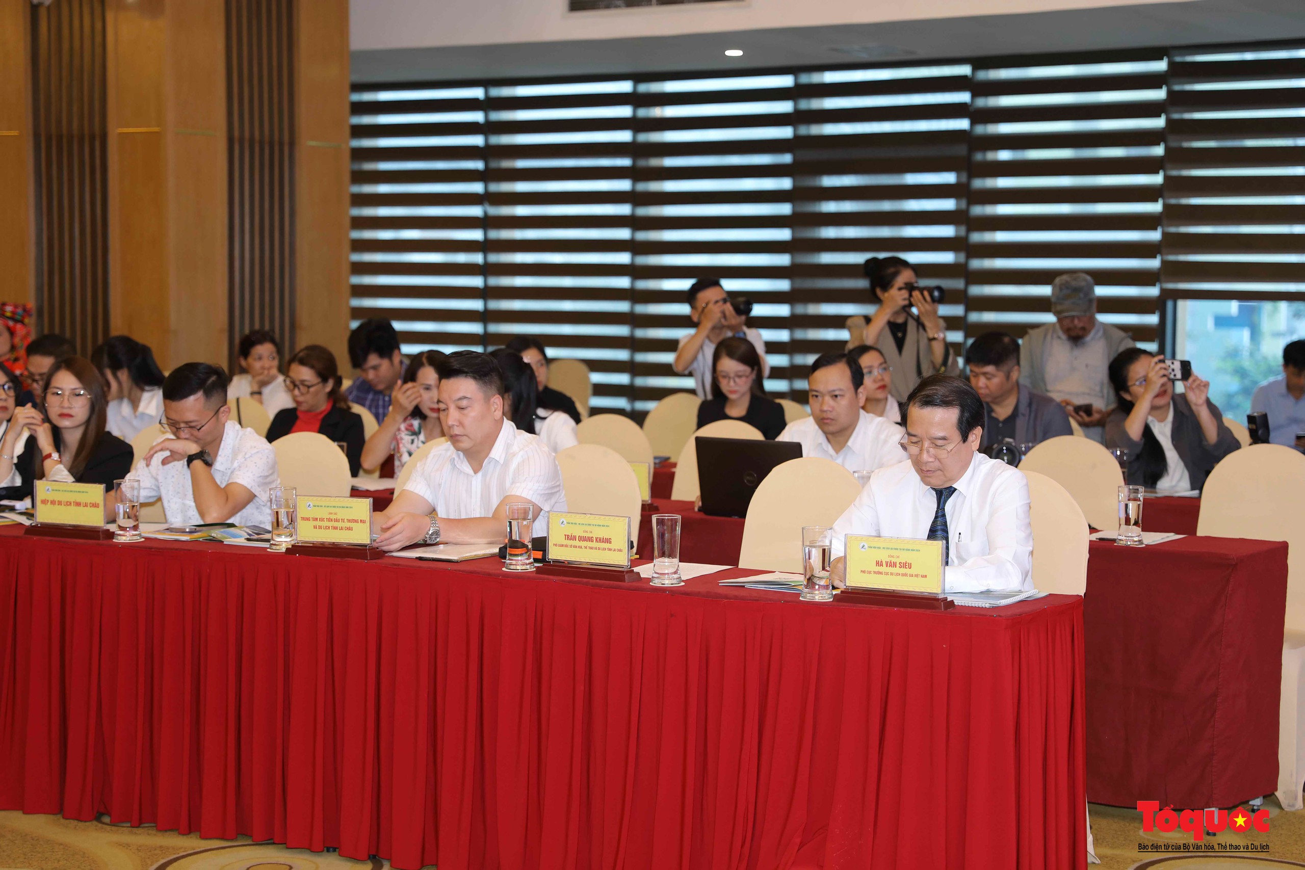 ផ្សព្វផ្សាយទេសចរណ៍ Lai Chau នៅ Da Nang - រូបថត ៣. Xúc tiến, quảng bá du lịch Lai Châu tại Đà Nẵng - Ảnh 3.