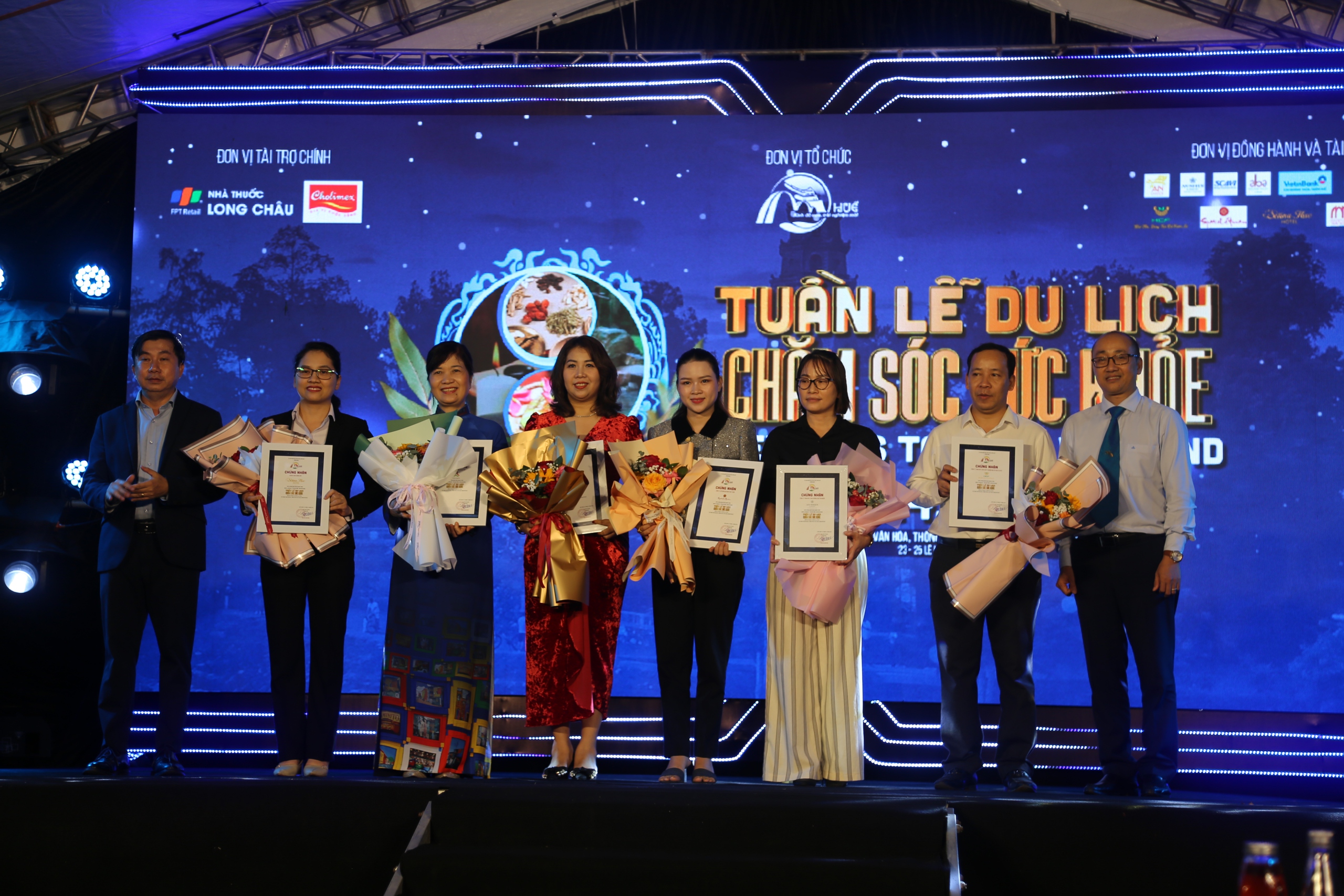 Thua Thien Hue បើកសប្តាហ៍ទេសចរណ៍ថែទាំសុខភាព - រូបថត ៣. Thừa Thiên Huế khai mạc Tuần lễ du lịch Chăm sóc sức khỏe - Ảnh 3.