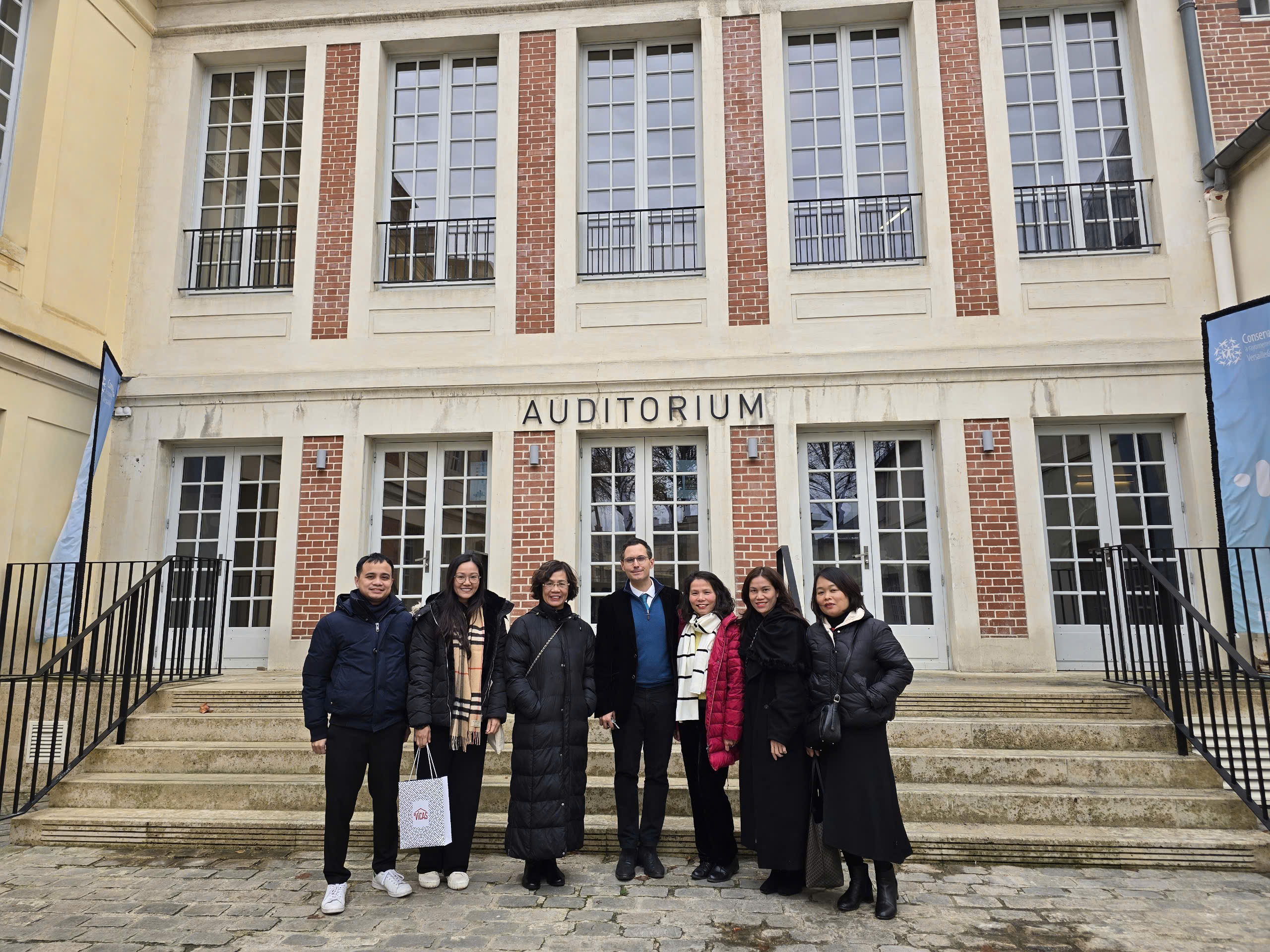 Kết nối giao lưu học thuật với nhạc viện Versailles - Ảnh 1. Kết nối giao lưu học thuật với nhạc viện Versailles - Ảnh 1.