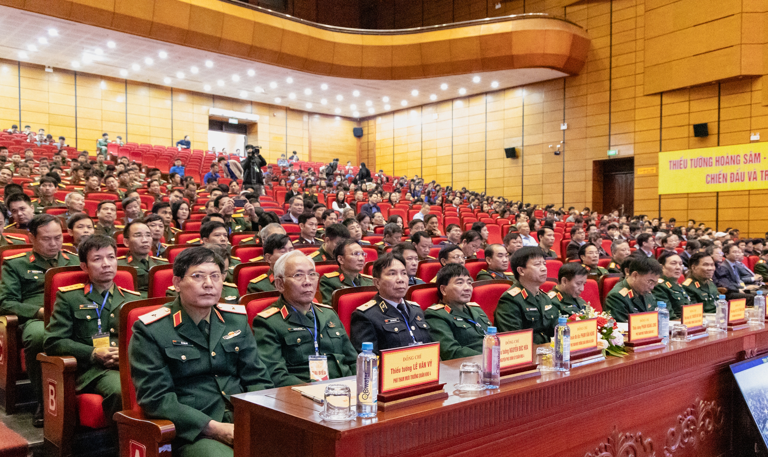 Mayor Jenderal Hoang Sam - Seorang komunis yang taat, komandan militer yang berbakat, putra berprestasi dari tanah airnya Quang Binh - Foto 3. Thiếu tướng Hoàng Sâm - Người cộng sản kiên trung, nhà chỉ huy quân sự tài năng, người con ưu tú của quê hương Quảng Bình - Ảnh 3.