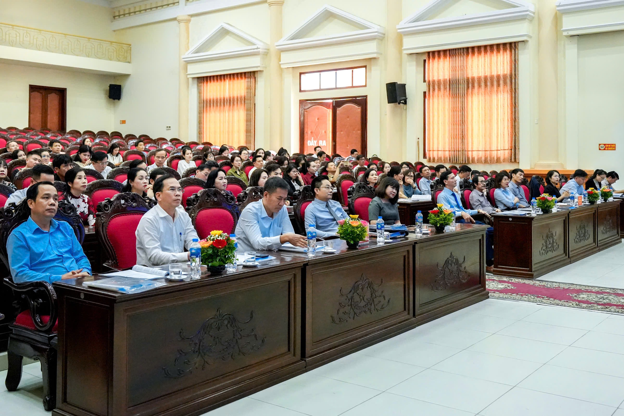 Hội nghị Nâng cao chất lượng và hiệu quả hoạt động của hệ thống thiết chế văn hóa, thể thao các cấp: Đưa ra phương hướng, giải pháp thiết thực - Ảnh 2. Hội nghị Nâng cao chất lượng và hiệu quả hoạt động của hệ thống thiết chế văn hóa, thể thao các cấp: Đưa ra phương hướng, giải pháp thiết thực - Ảnh 2.