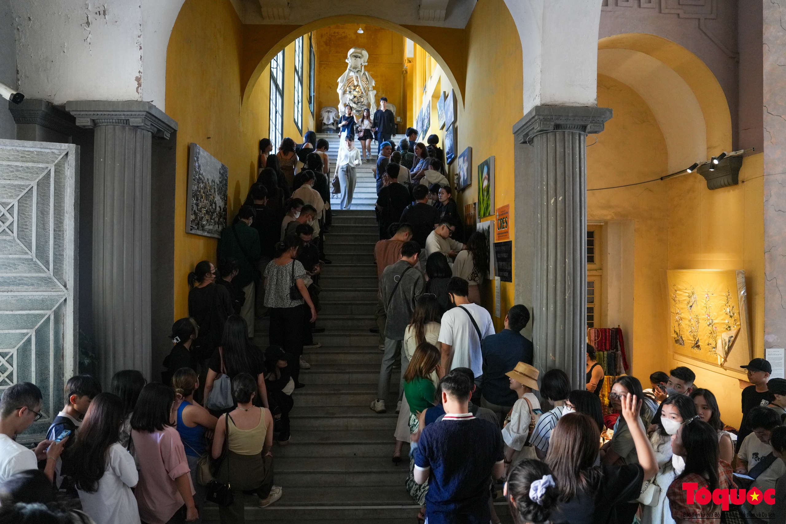 হ্যানয় ক্রিয়েটিভ ডিজাইন ফেস্টিভ্যাল ২০২৪ – রাজধানীর সৃজনশীল যাত্রায় একটি চিত্তাকর্ষক মাইলফলক - ছবি ২। Lễ hội thiết kế sáng tạo Hà Nội 2024 – cột mốc ấn tượng trên hành trình sáng tạo của thủ đô - Ảnh 2.