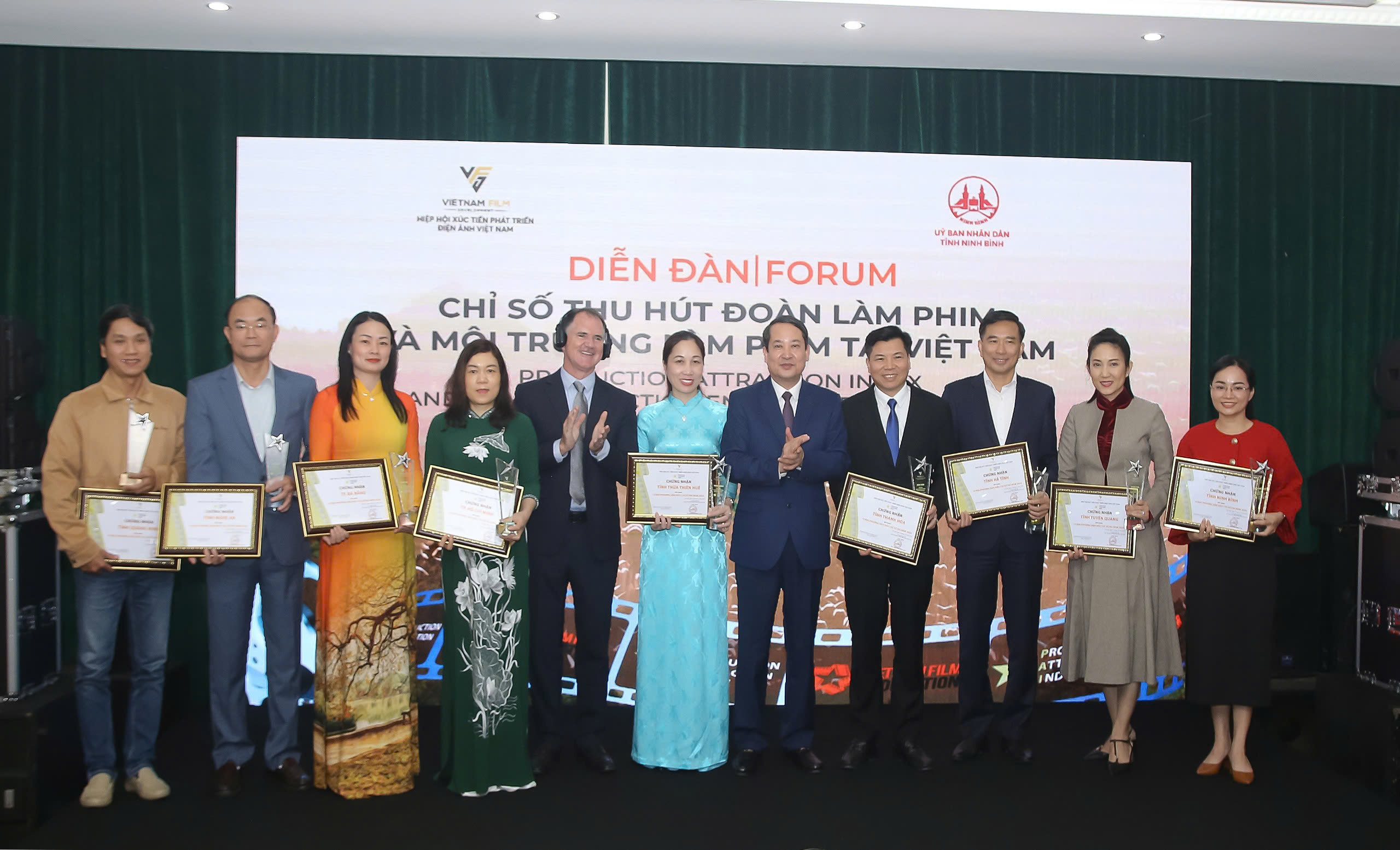 Công bố 10 tỉnh có Chỉ số Thu hút đoàn làm phim và môi trường sản xuất phim tại Việt Nam - Ảnh 8. Công bố 10 tỉnh có Chỉ số Thu hút đoàn làm phim và môi trường sản xuất phim tại Việt Nam - Ảnh 8.