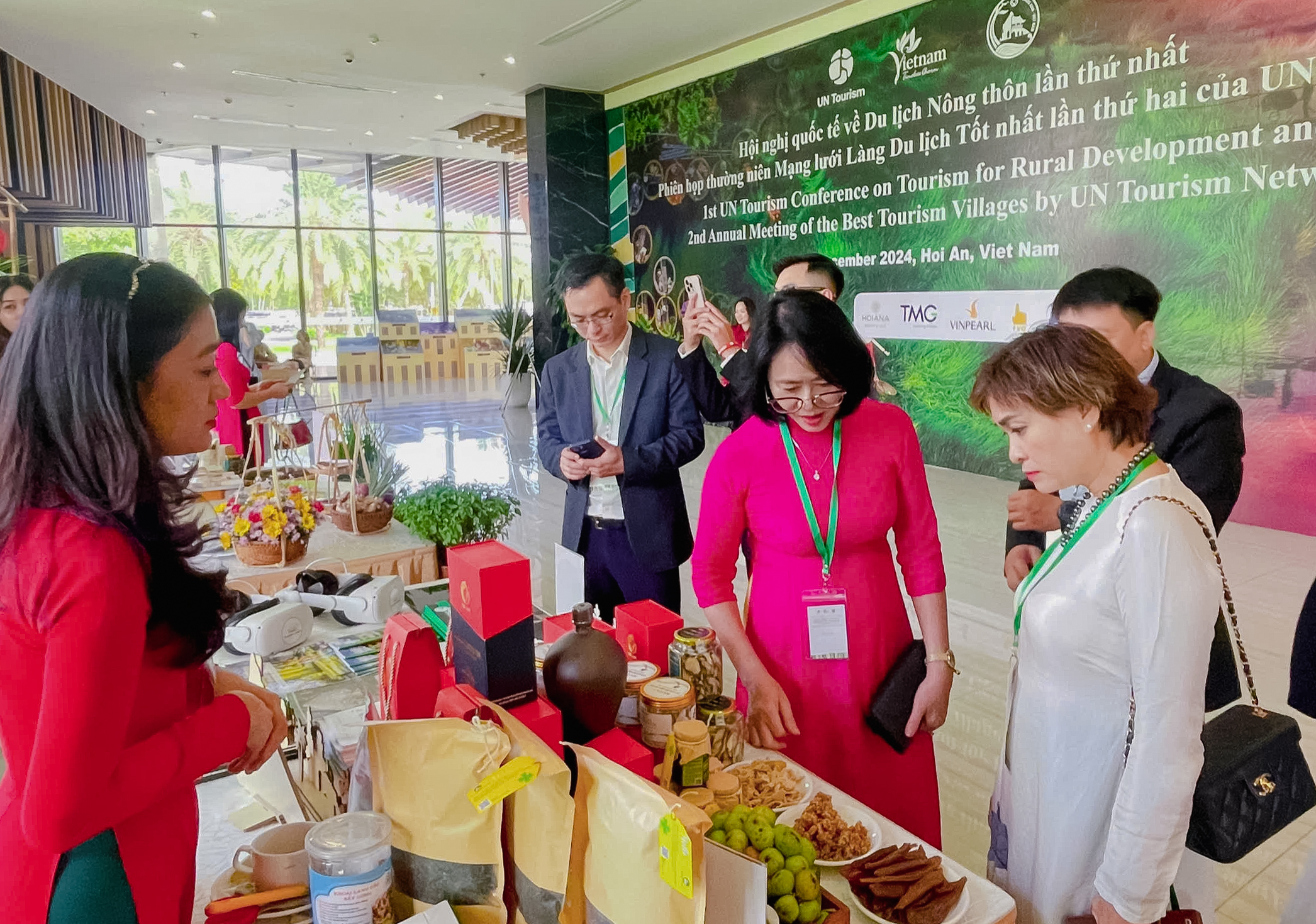 クアンビン:農村観光に関する国際会議で多くの観光商品が紹介されました - 写真3。 Quảng Bình: Nhiều sản phẩm du lịch được giới thiệu tại hội nghị quốc tế về du lịch nông thôn - Ảnh 3.