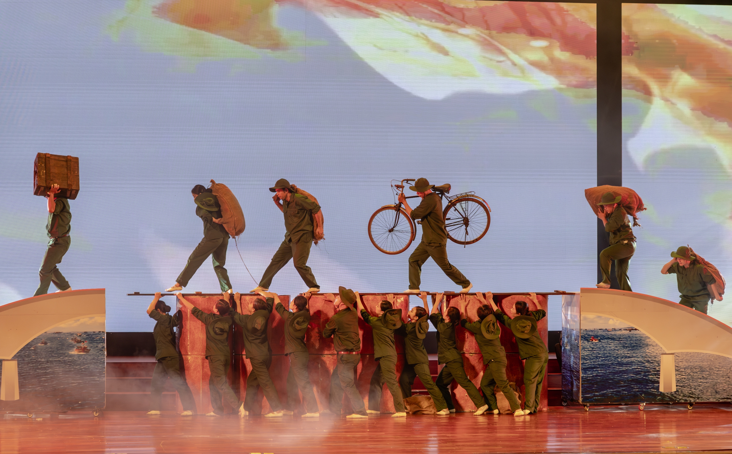 Quảng Bình: Tổ chức liên hoan nghệ thuật quần chúng Công – Nông – Binh năm 2024 - Ảnh 3. Quảng Bình: Tổ chức liên hoan nghệ thuật quần chúng Công – Nông – Binh năm 2024 - Ảnh 3.